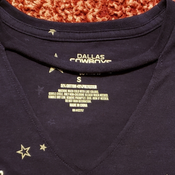 Woman's DALLAS COWBOYS "Kassie Choker" Navy Blue T-shirt  (M, L, XL, 2XL) - Picture 4 of 5